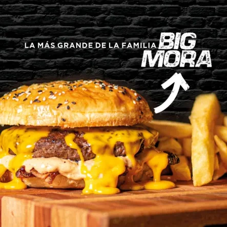 Big Mora con papas. La más grande de la familia.